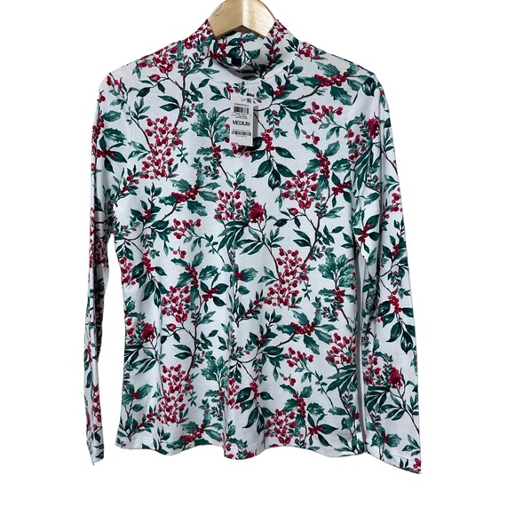 NWT Karen Scott Essentials Womens Christmas Top with Holly Berries - Picture 4 of 4